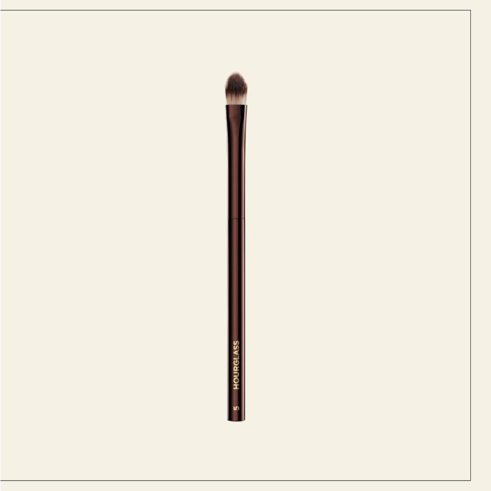 hourglass no.5 concealer brush